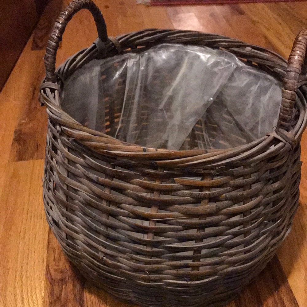 Plant basket